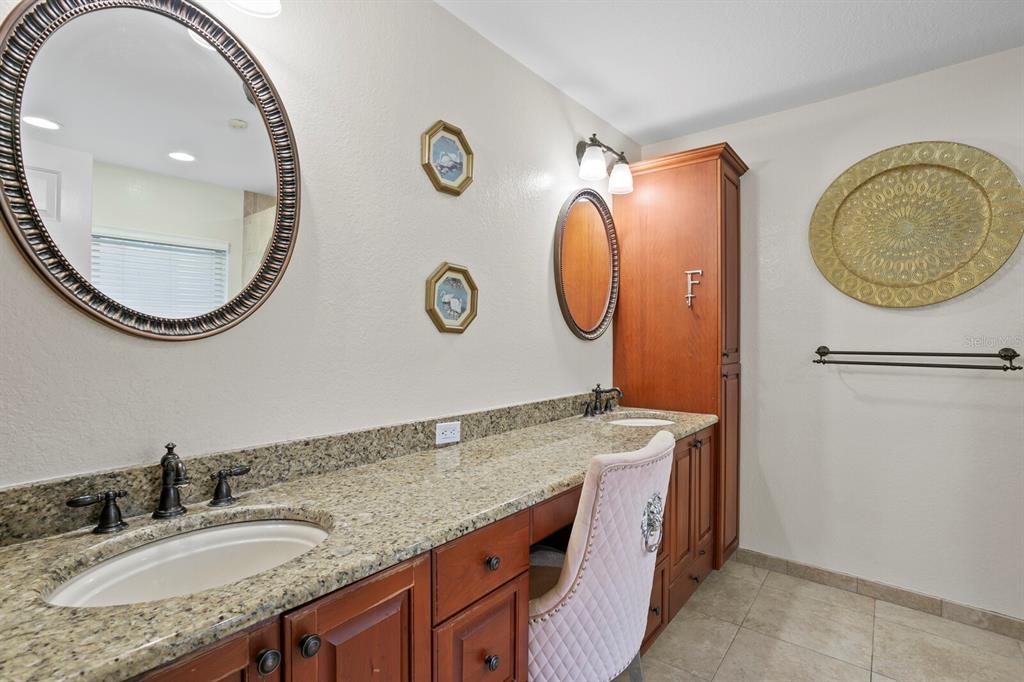 11504 MOFFAT PLACE gallery image #24