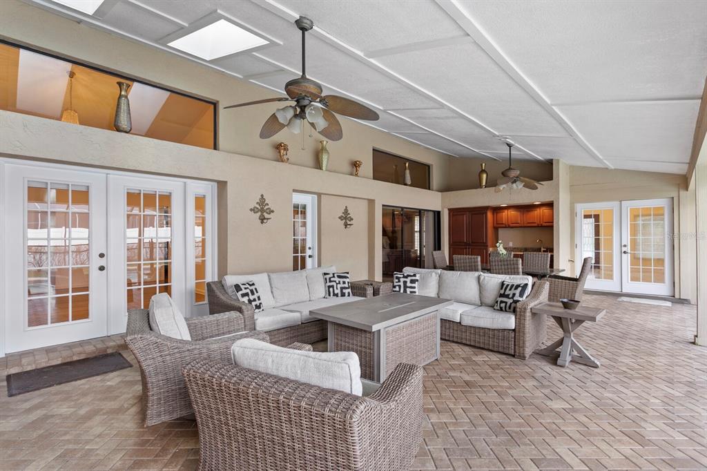 11504 MOFFAT PLACE gallery image #34
