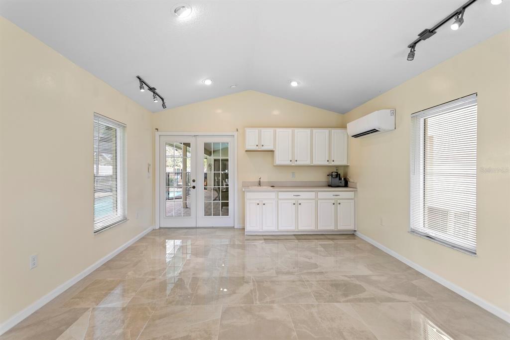 11504 MOFFAT PLACE gallery image #38