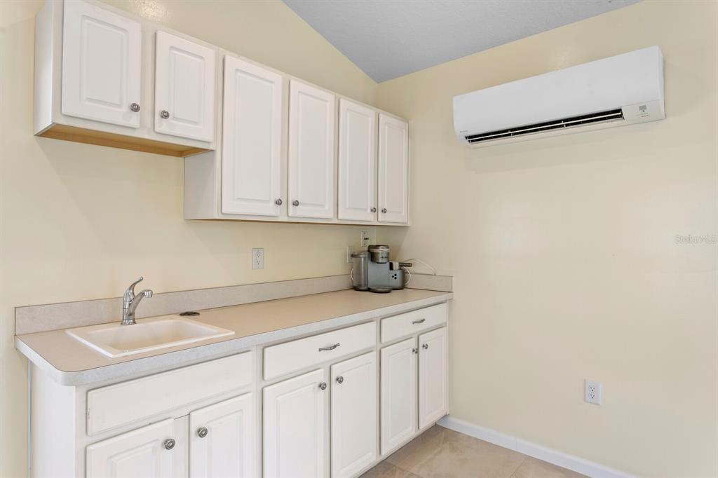 11504 MOFFAT PLACE gallery image #39