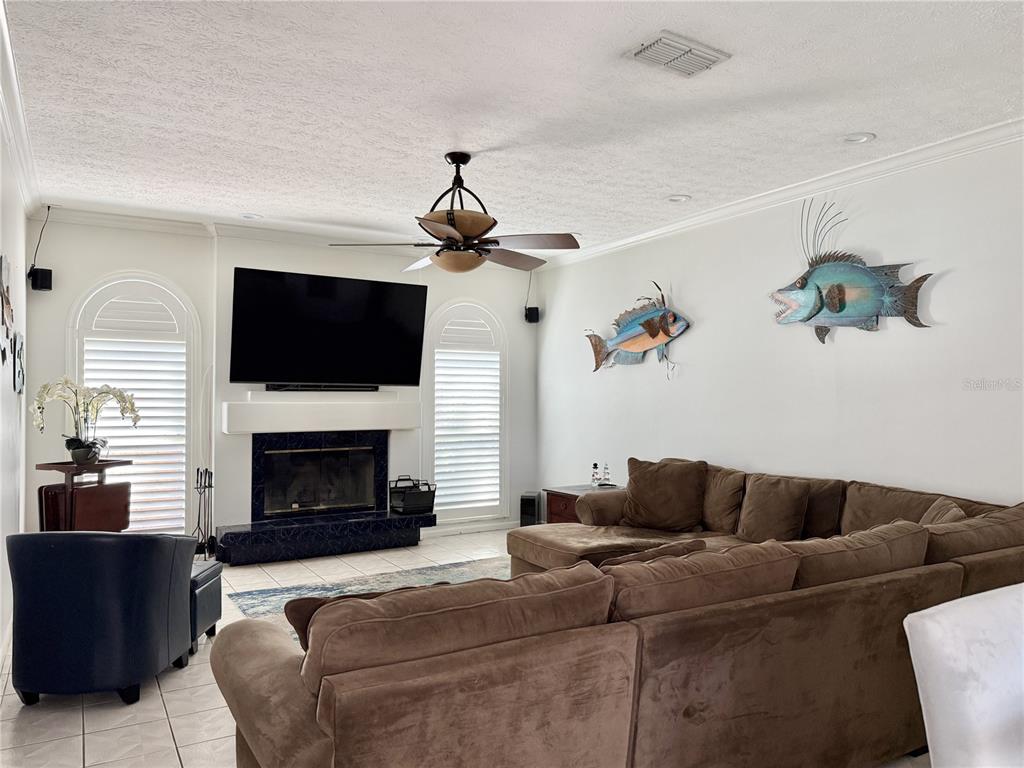 6326 N QUEENSWAY DR gallery image #15