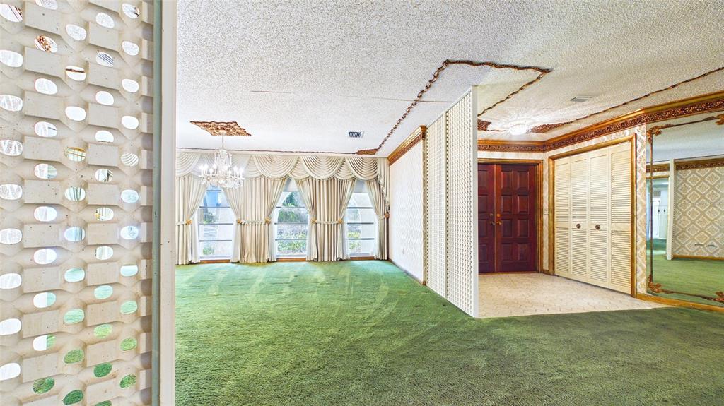 1116 N RIVERHILLS DRIVE gallery image #11