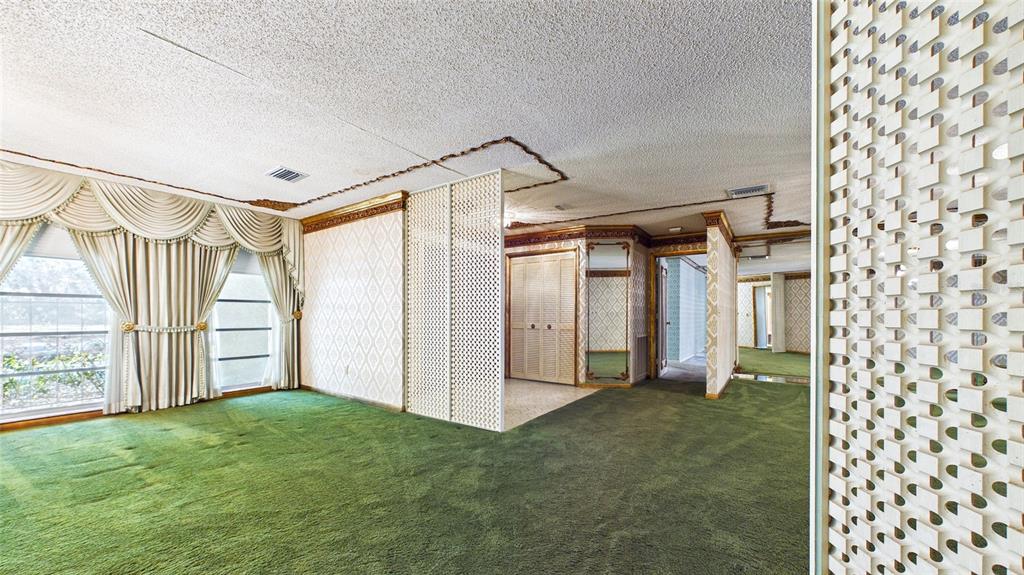 1116 N RIVERHILLS DRIVE gallery image #15