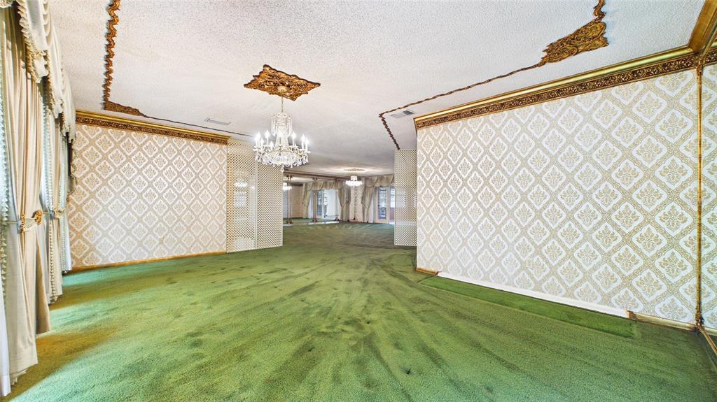 1116 N RIVERHILLS DRIVE gallery image #18