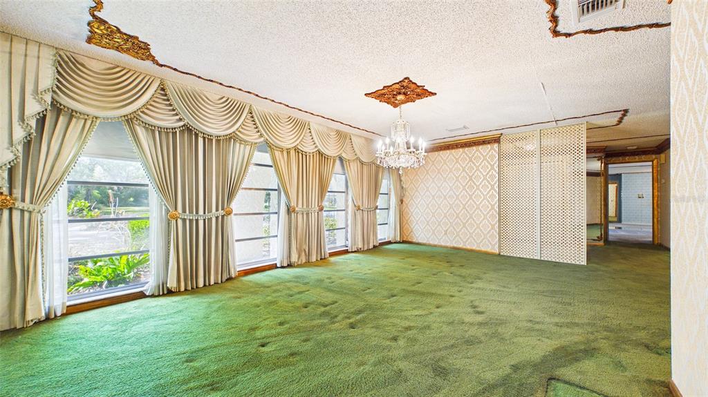1116 N RIVERHILLS DRIVE gallery image #19