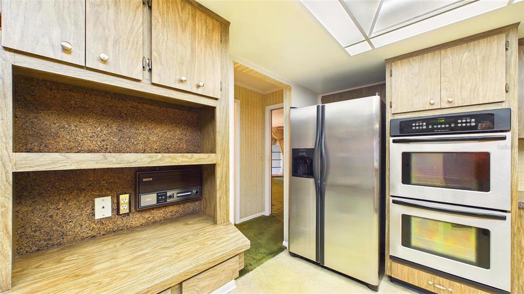1116 N RIVERHILLS DRIVE gallery image #24
