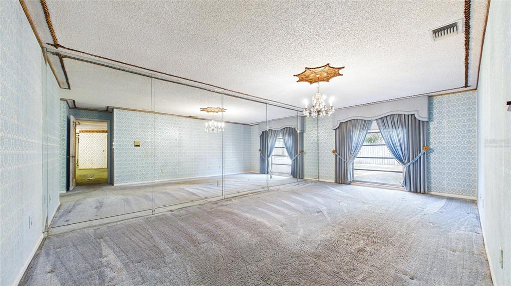 1116 N RIVERHILLS DRIVE gallery image #39