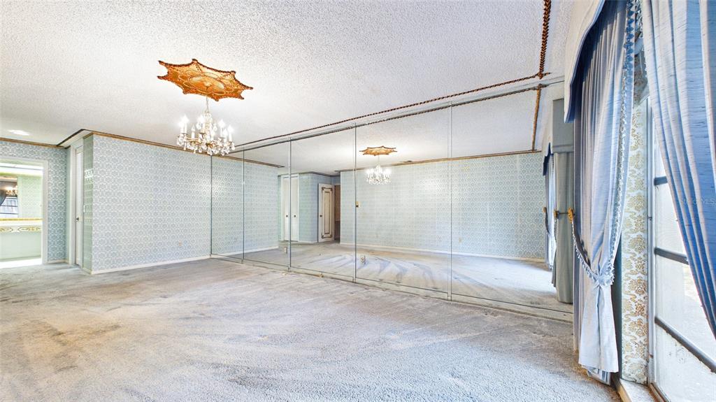 1116 N RIVERHILLS DRIVE gallery image #41