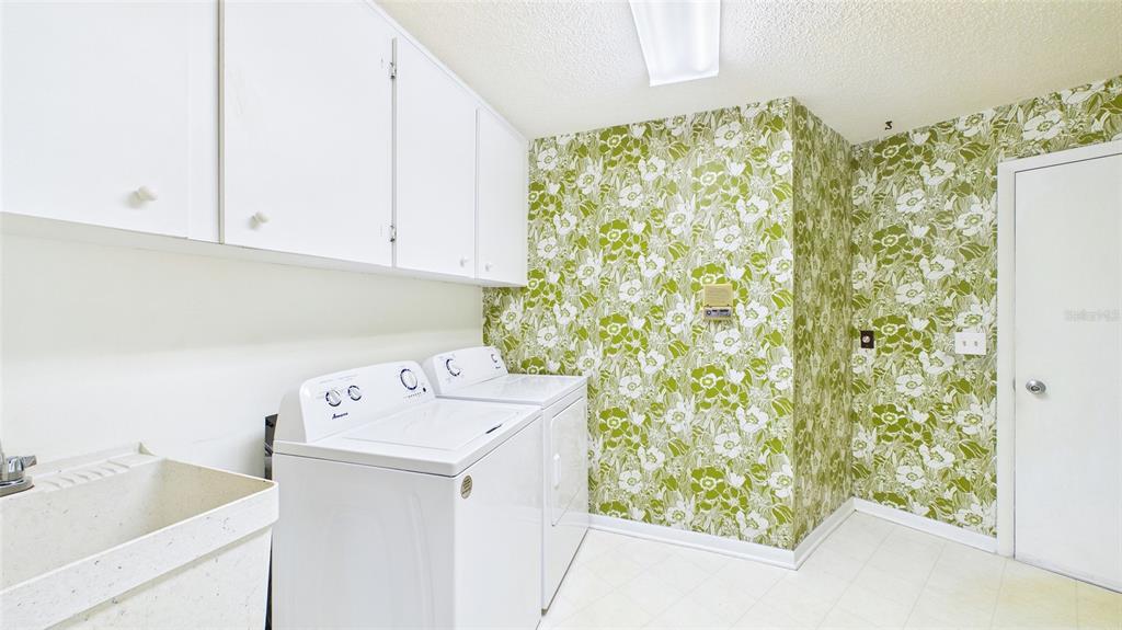 1116 N RIVERHILLS DRIVE gallery image #55