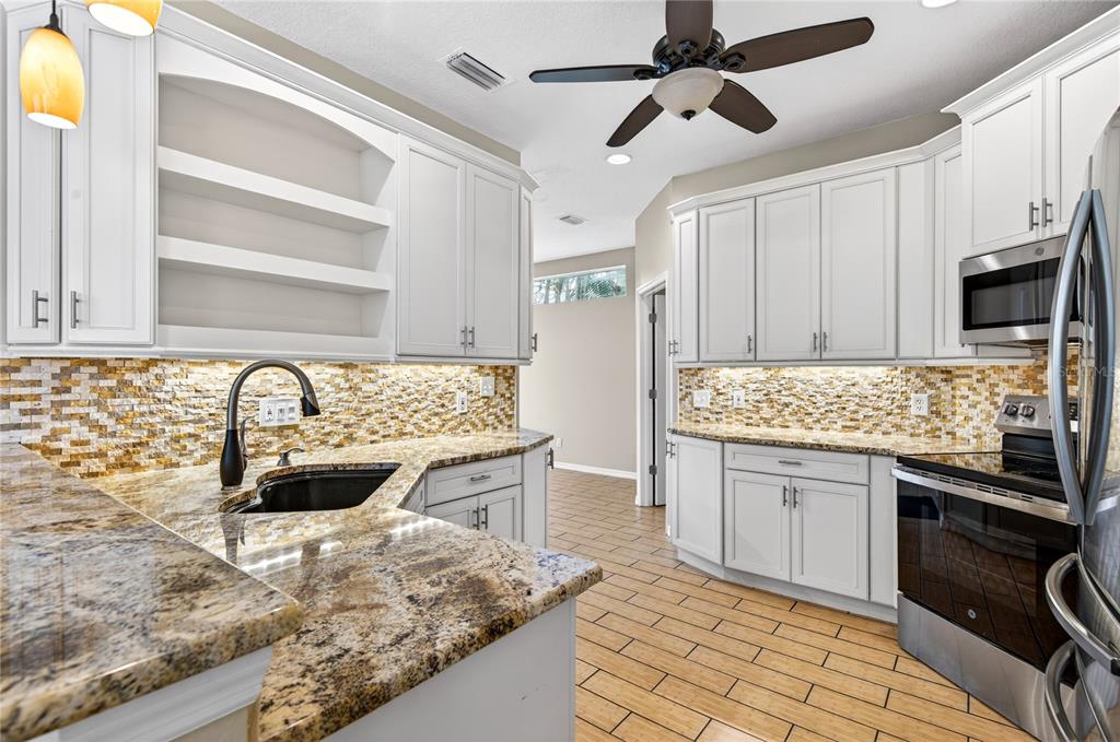 10801 SPRING MOUNTAIN PLACE gallery image #16