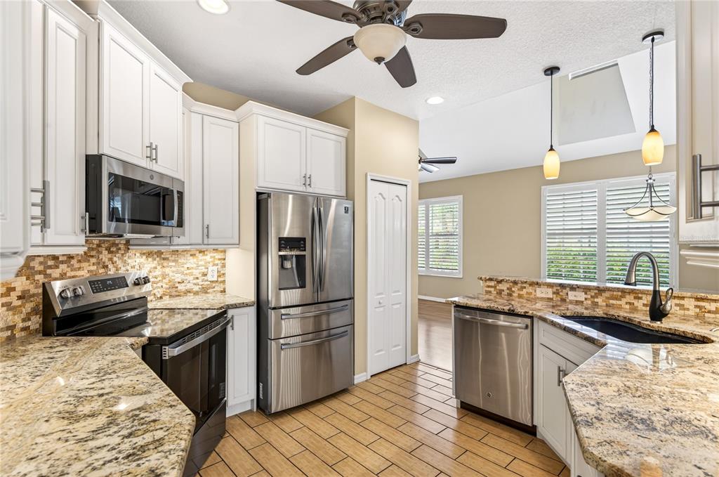 10801 SPRING MOUNTAIN PLACE gallery image #18