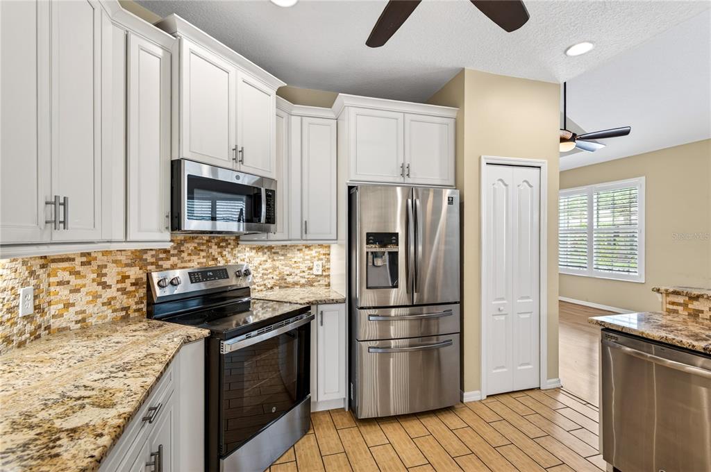 10801 SPRING MOUNTAIN PLACE gallery image #19