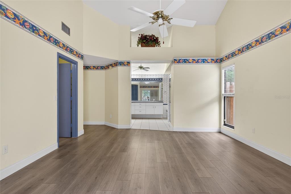 901 W RIVER DRIVE gallery image #15