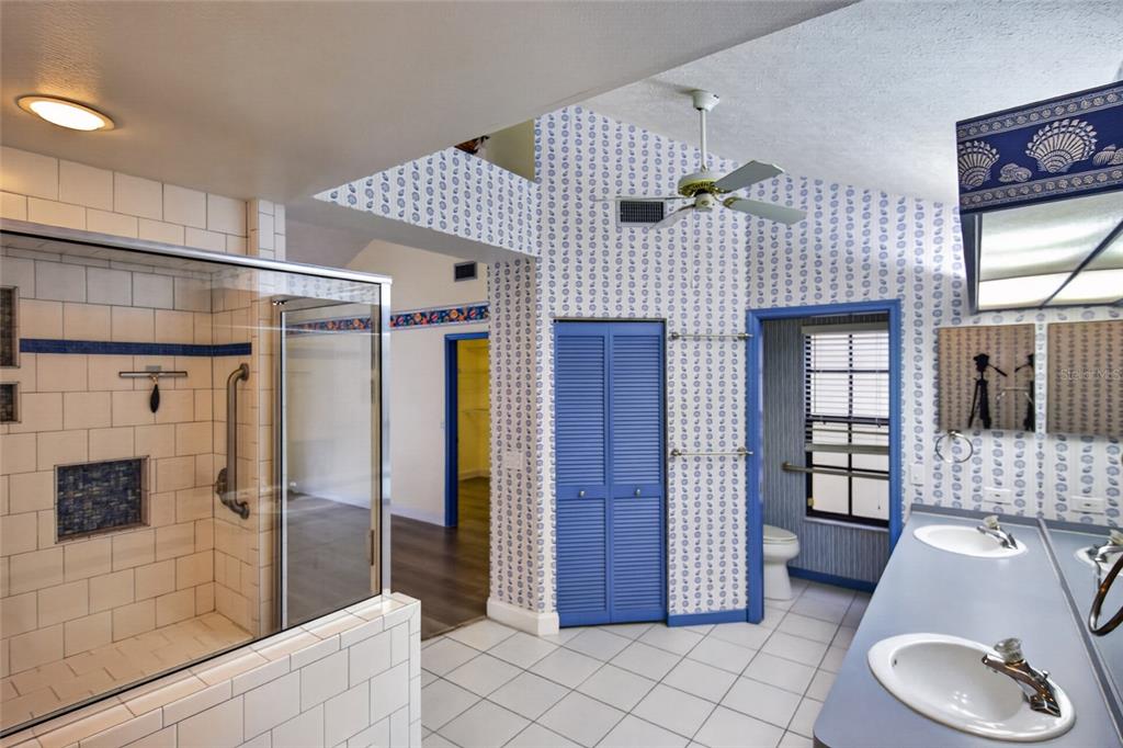 901 W RIVER DRIVE gallery image #16