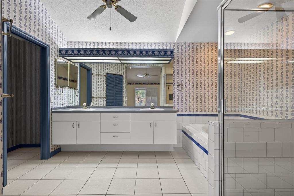 901 W RIVER DRIVE gallery image #17