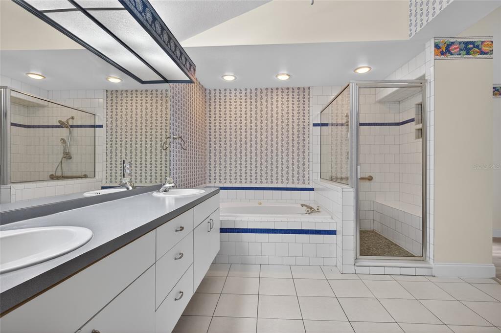 901 W RIVER DRIVE gallery image #18