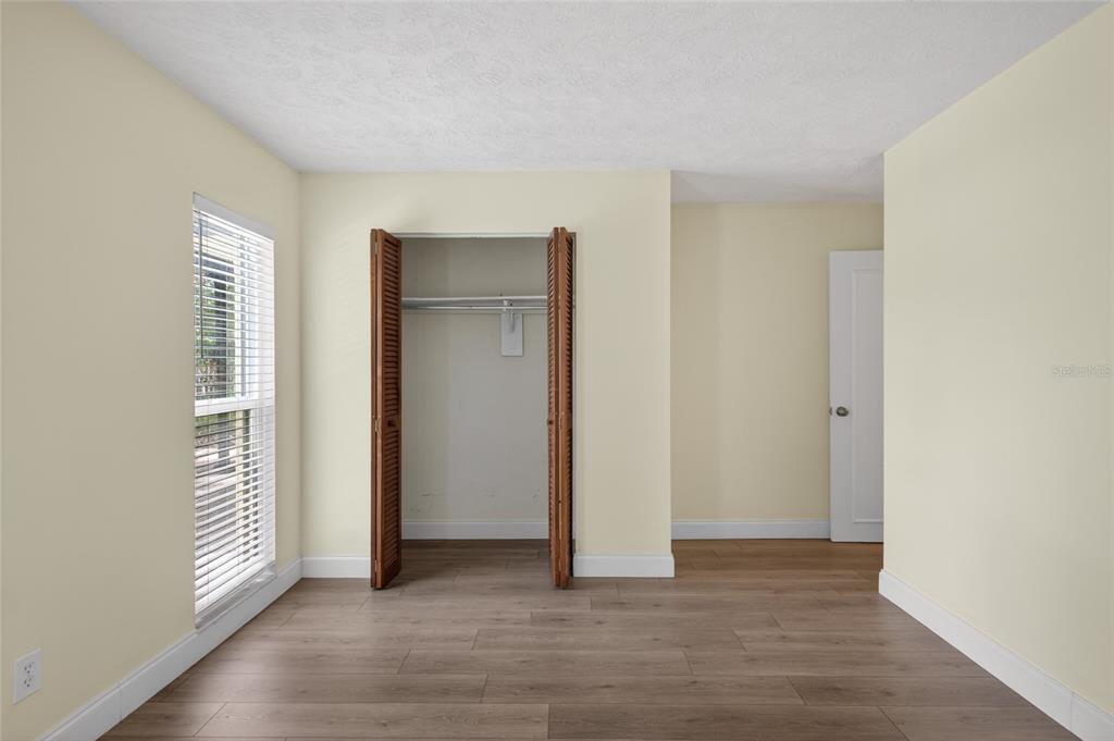 901 W RIVER DRIVE gallery image #21