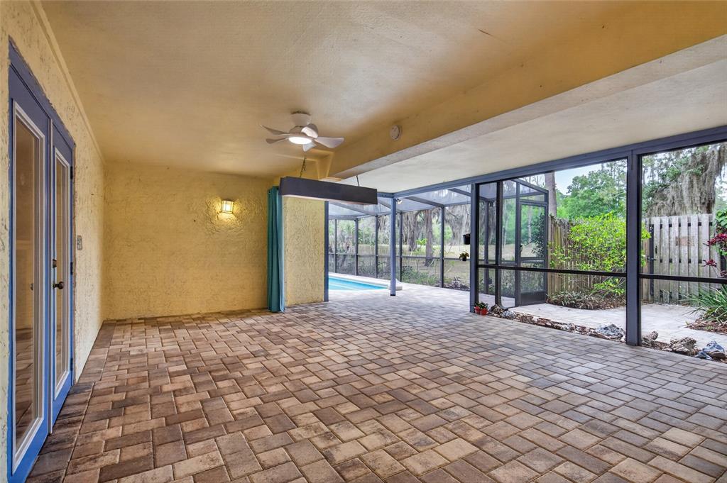 901 W RIVER DRIVE gallery image #36