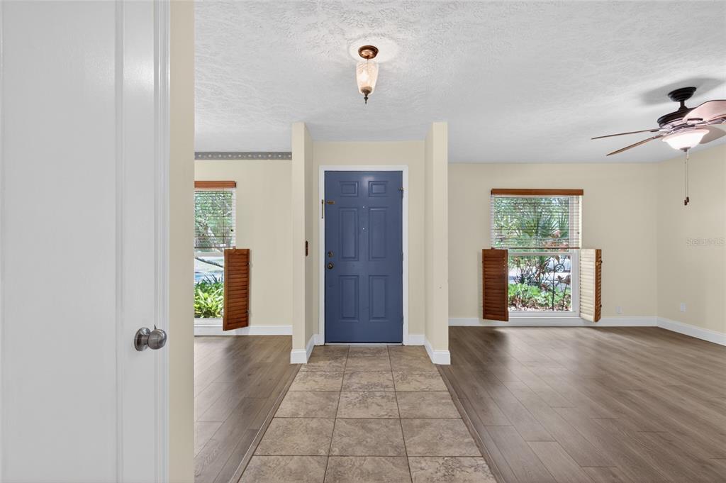 901 W RIVER DRIVE gallery image #4