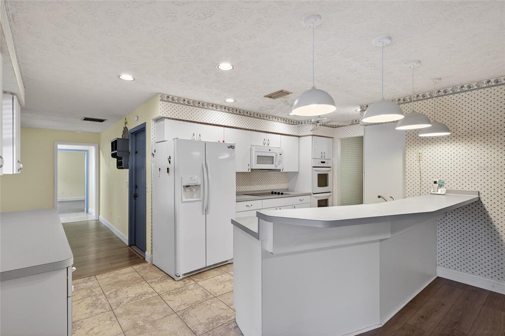 901 W RIVER DRIVE gallery image #5