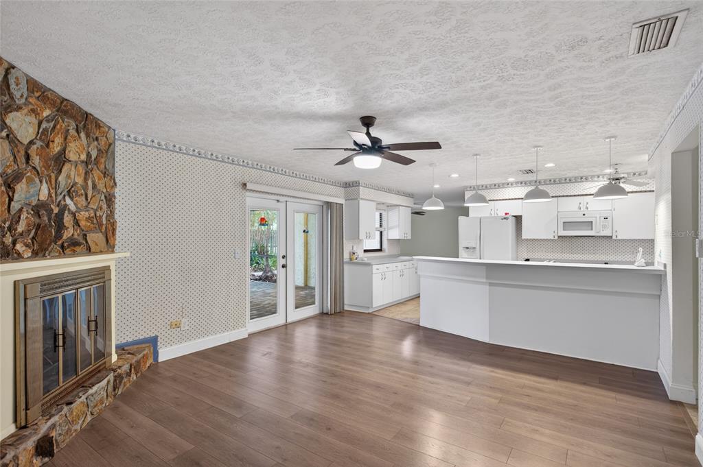 901 W RIVER DRIVE gallery image #8