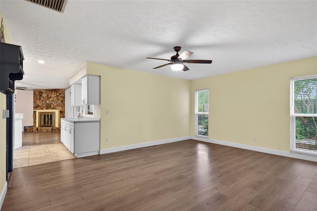 901 W RIVER DRIVE gallery image #9