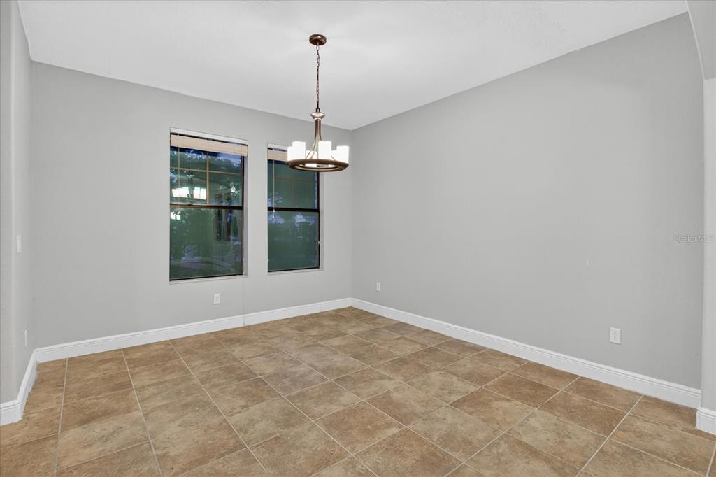 1389 HERITAGE LANDINGS DRIVE gallery image #12