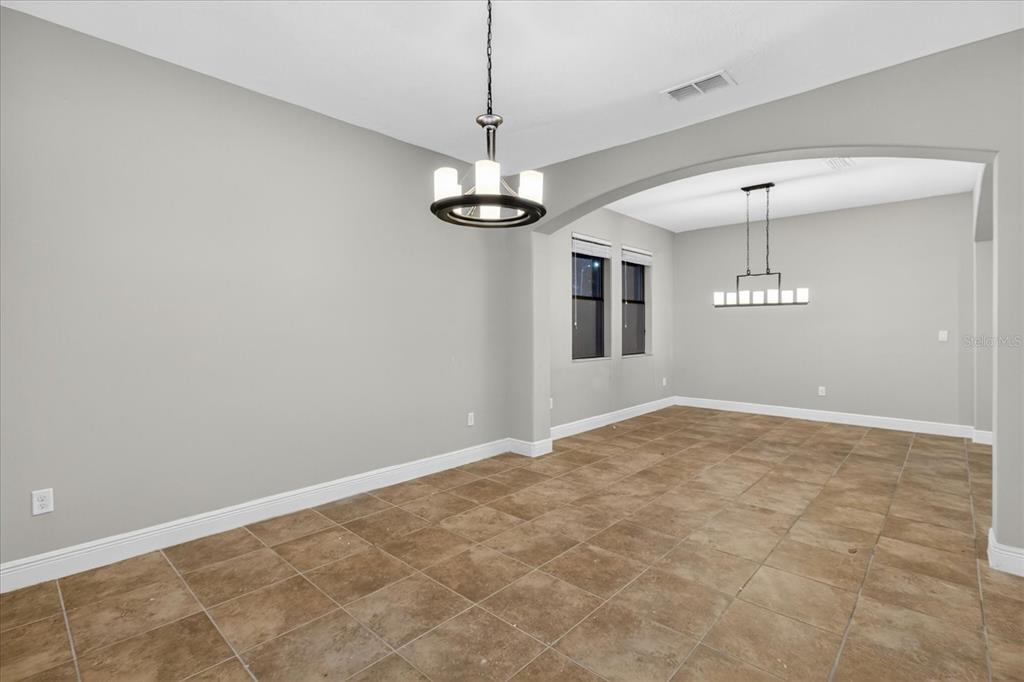 1389 HERITAGE LANDINGS DRIVE gallery image #13
