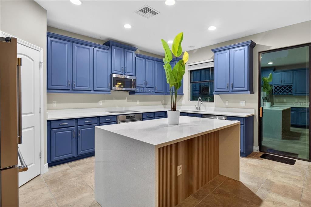 1389 HERITAGE LANDINGS DRIVE gallery image #19