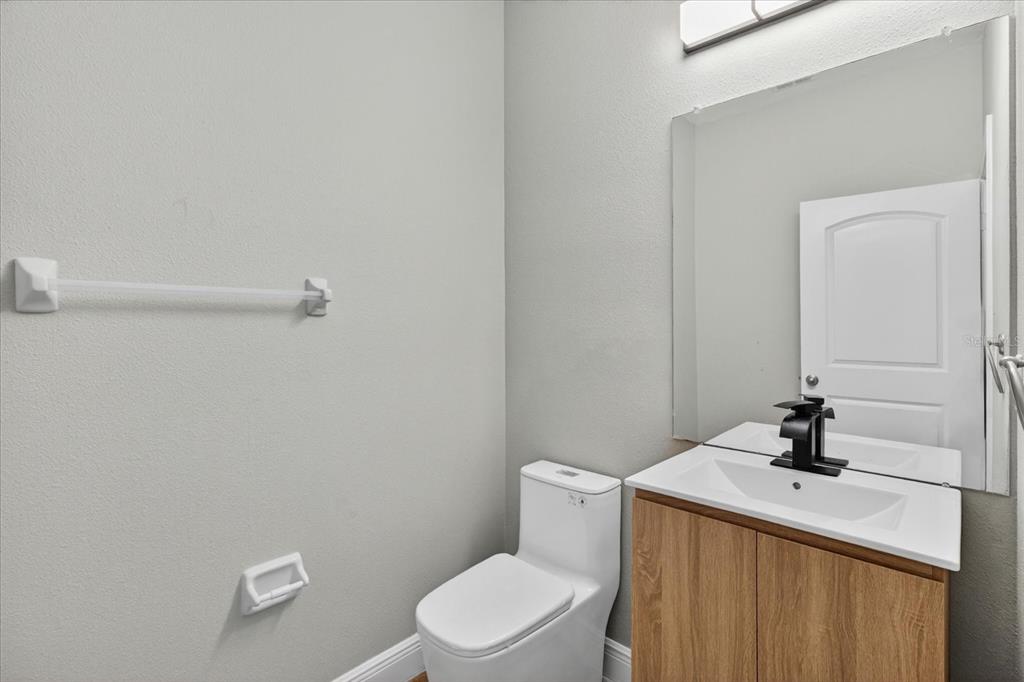 1389 HERITAGE LANDINGS DRIVE gallery image #33
