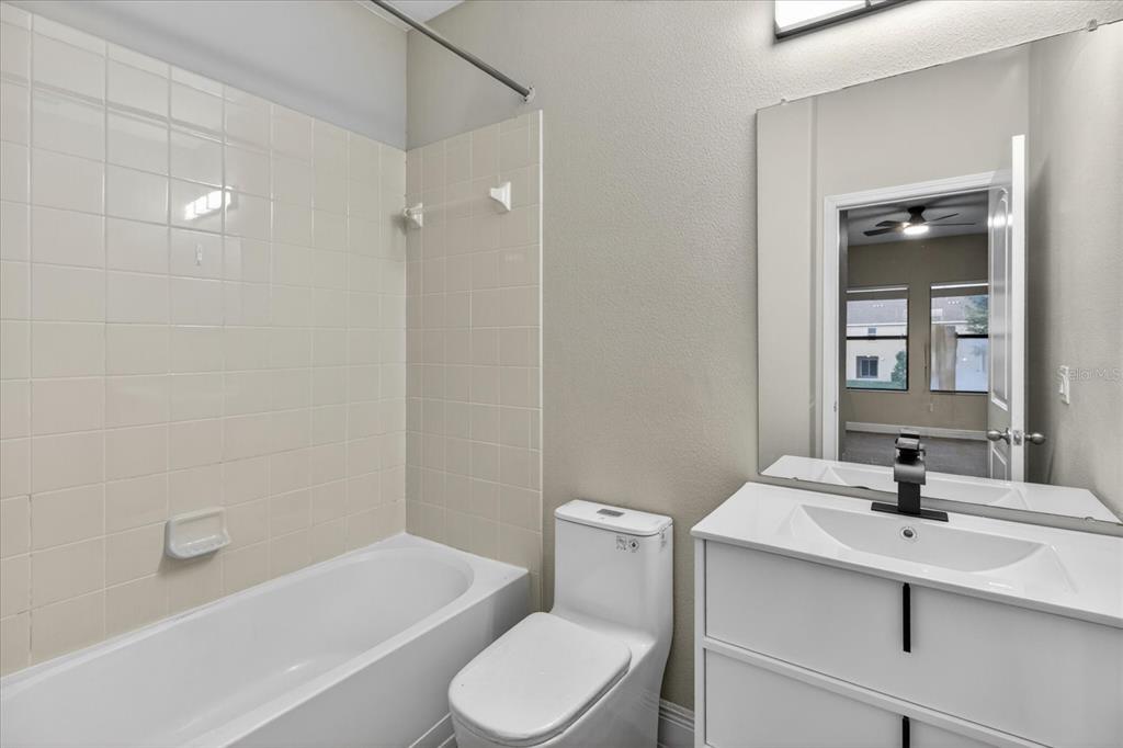 1389 HERITAGE LANDINGS DRIVE gallery image #60