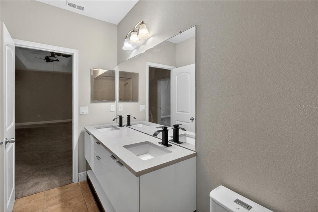 1389 HERITAGE LANDINGS DRIVE gallery image #66