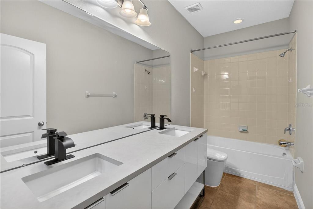 1389 HERITAGE LANDINGS DRIVE gallery image #67