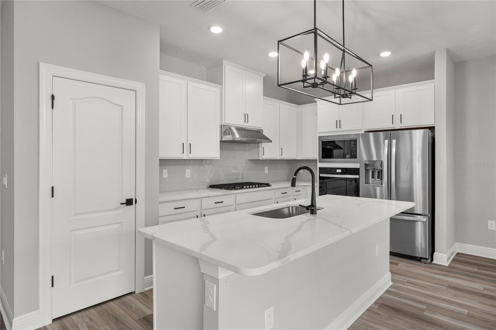 7737 SOMERSWORTH DRIVE gallery image #2