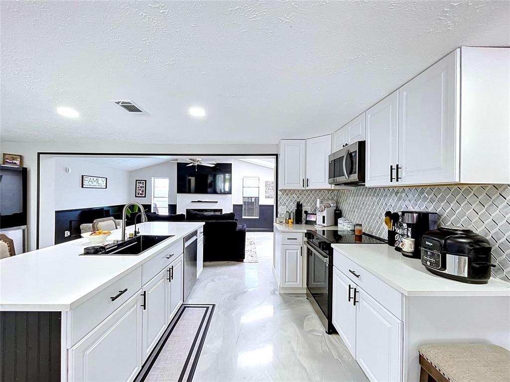 6950 SOUTHWIND DRIVE gallery image #4