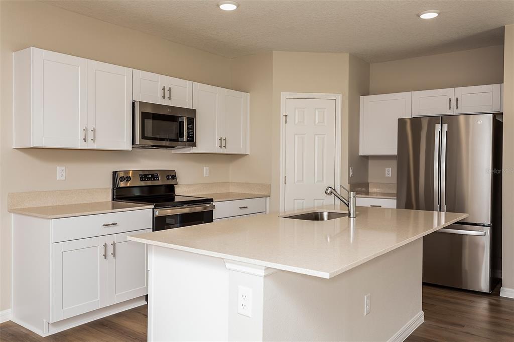 4620 HIKERS DRIVE gallery image #2