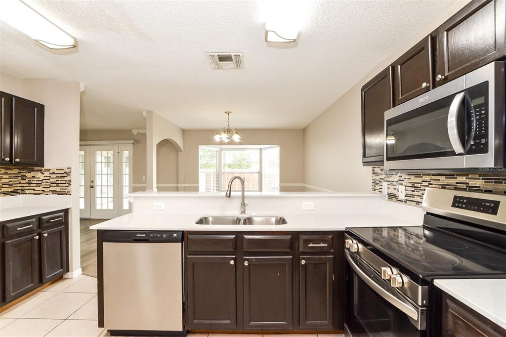 6730 BRITTANY CHASE COURT gallery image #11