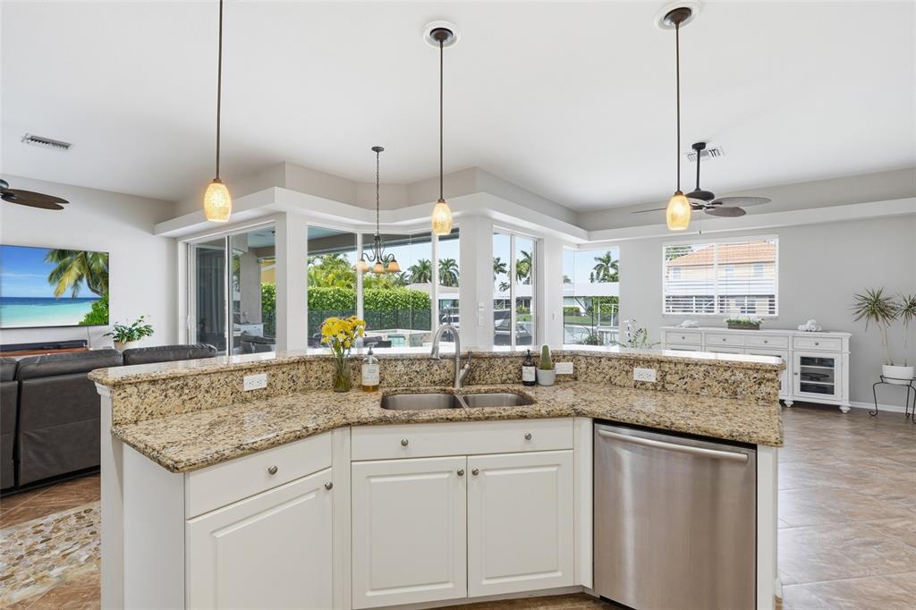 5020 SW 8TH PLACE gallery image #19