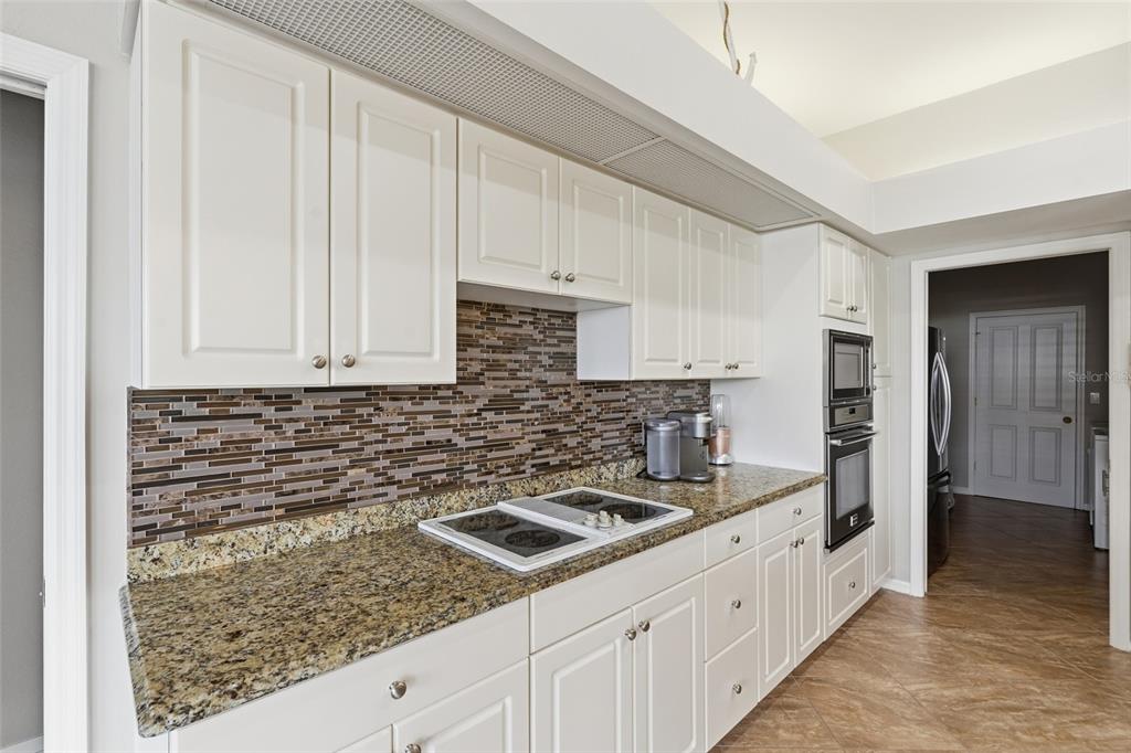 5020 SW 8TH PLACE gallery image #20