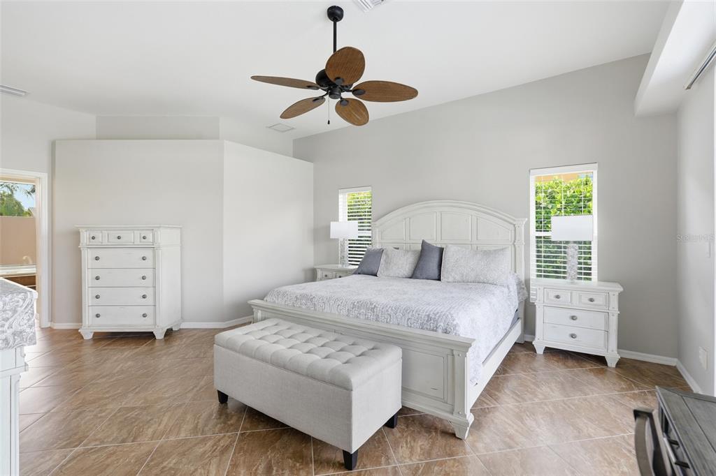 5020 SW 8TH PLACE gallery image #22