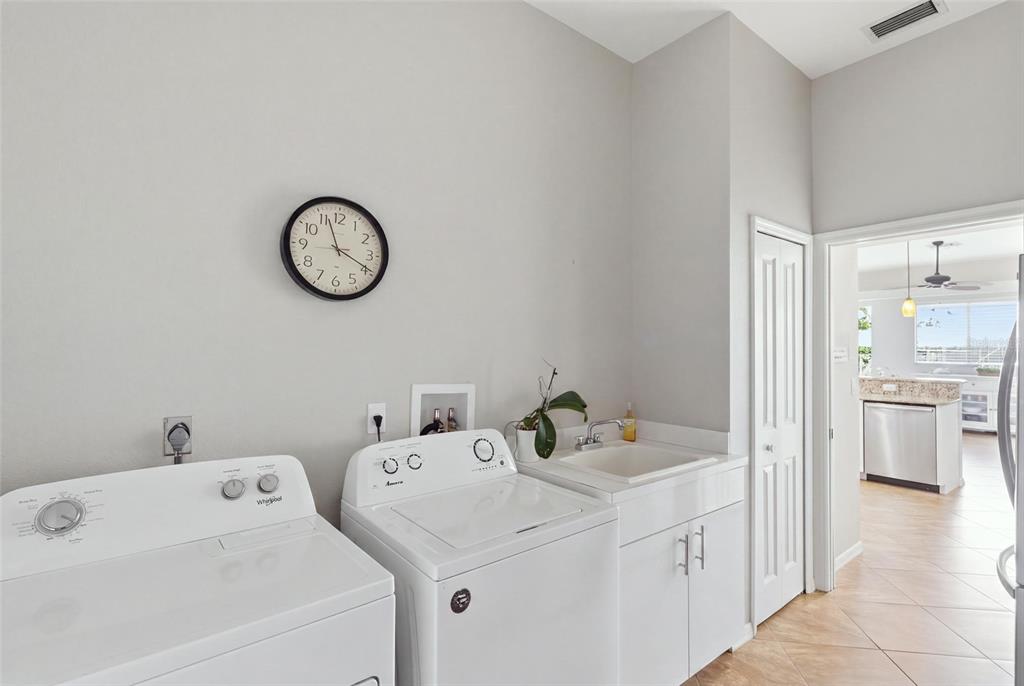 5020 SW 8TH PLACE gallery image #34