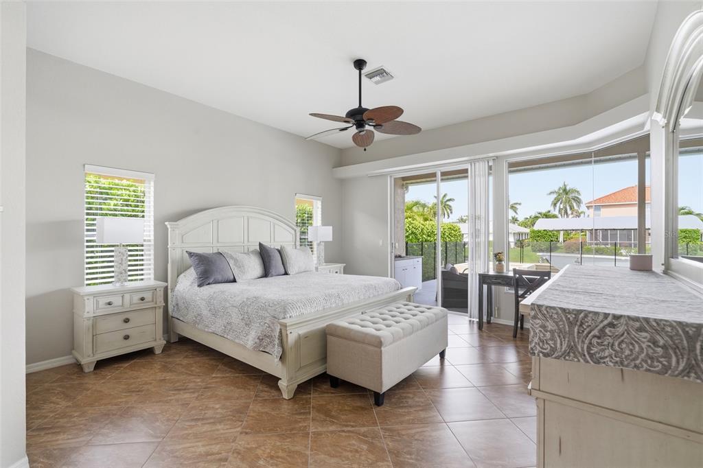 5020 SW 8TH PLACE gallery image #7