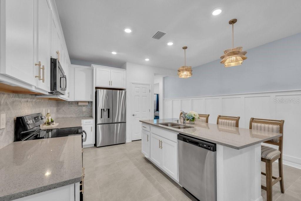 7644 LIVEWELL LANE