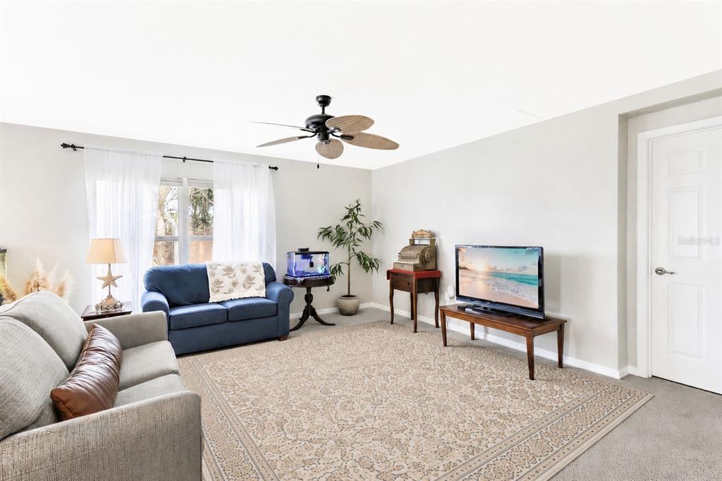 4629 CAVERNS DRIVE gallery image #10