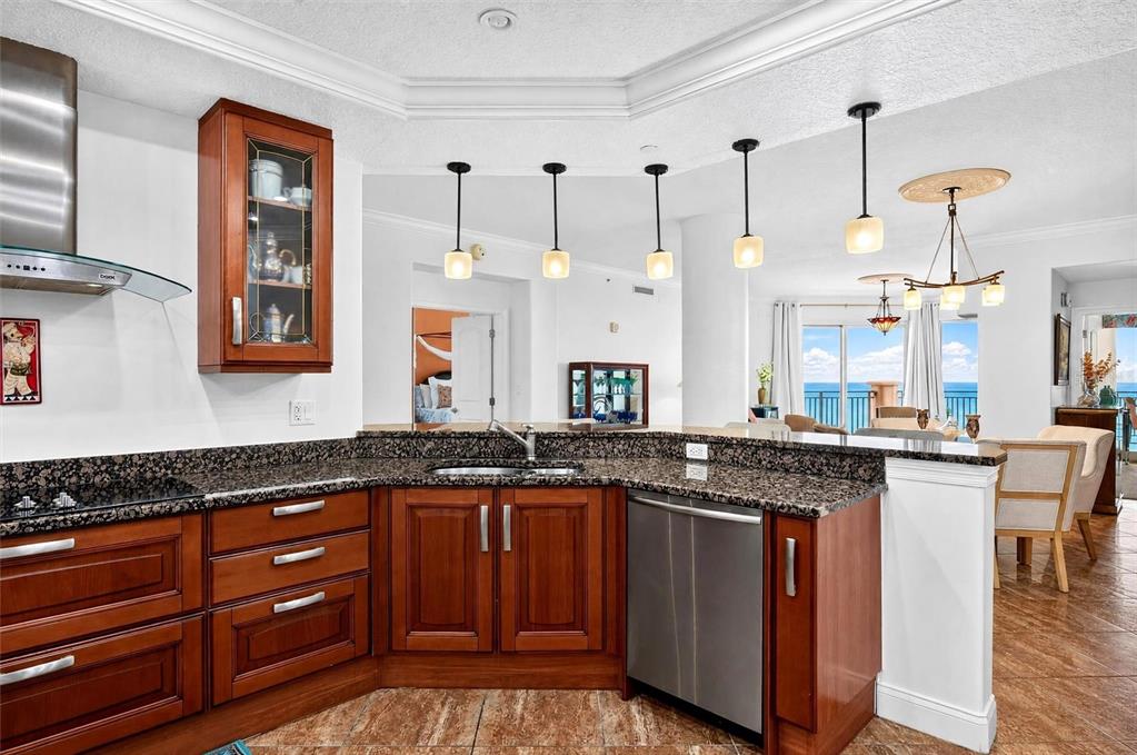 3245 S ATLANTIC AVENUE UNIT 10 gallery image #19