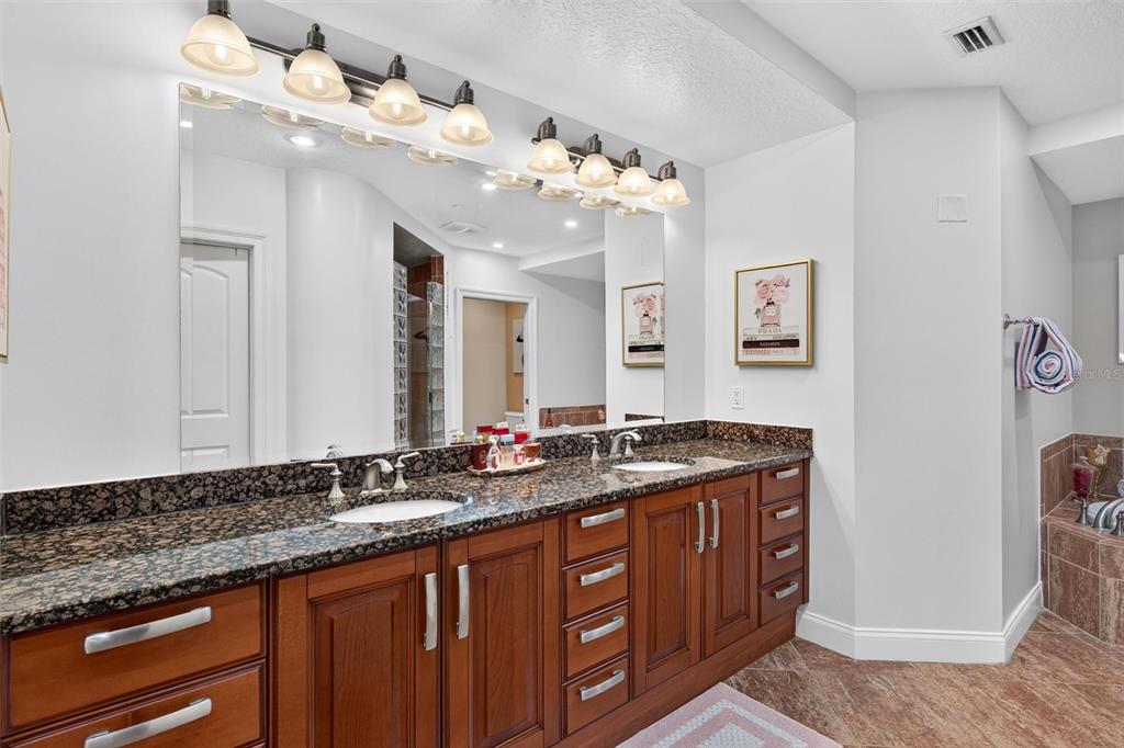 3245 S ATLANTIC AVENUE UNIT 10 gallery image #27