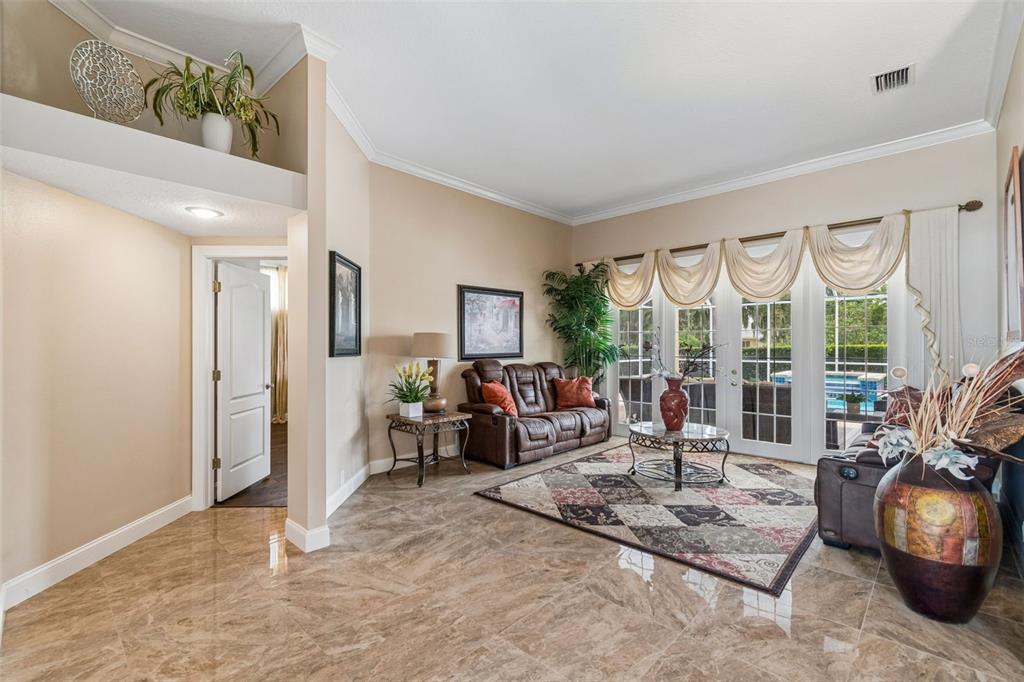 1021 HAGEN DRIVE gallery image #10