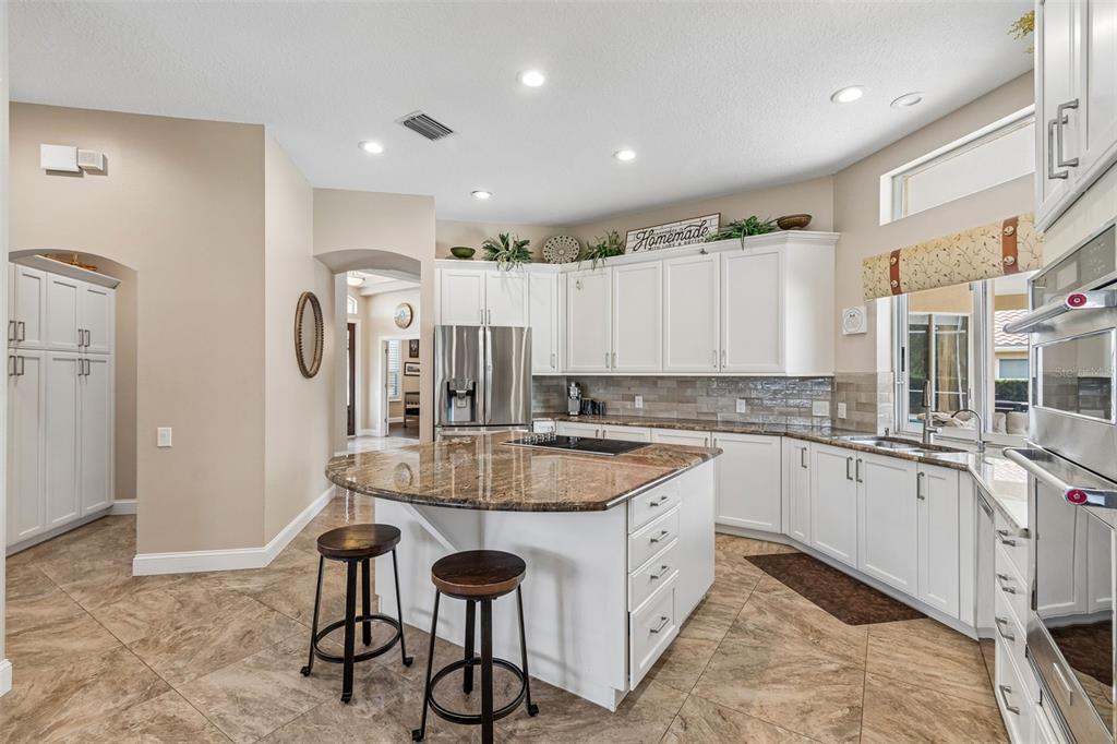 1021 HAGEN DRIVE gallery image #14