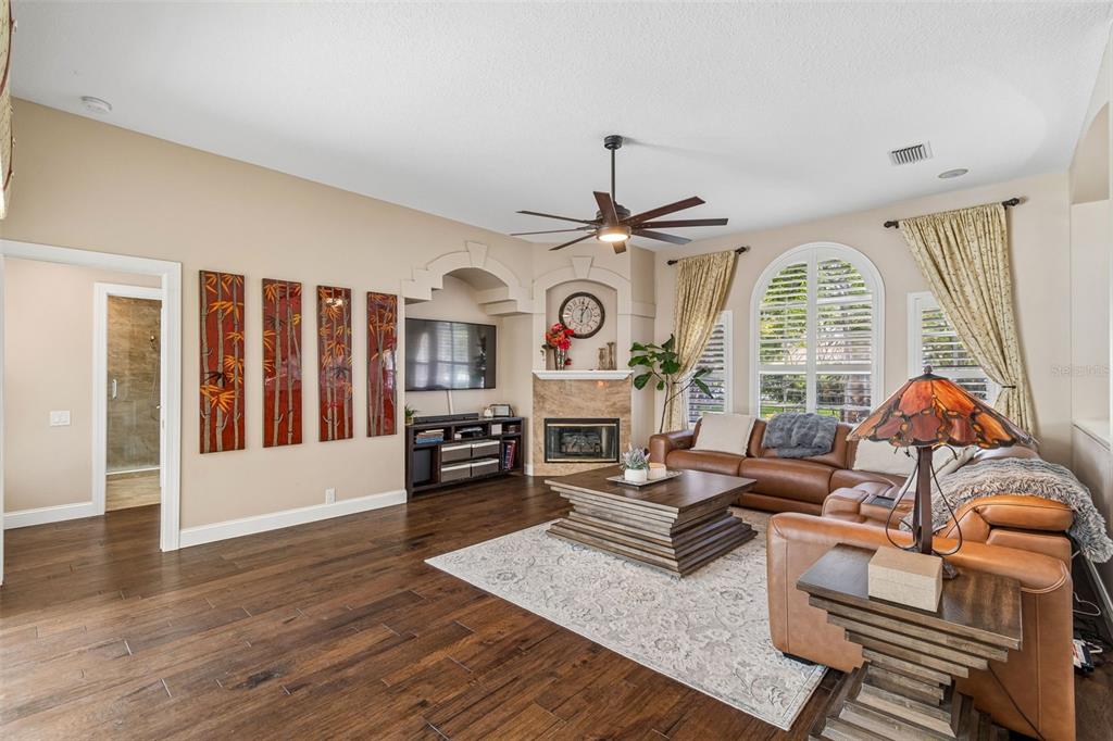 1021 HAGEN DRIVE gallery image #21