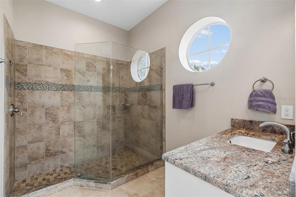 1021 HAGEN DRIVE gallery image #29